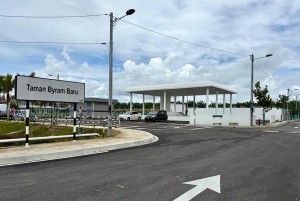 taman-bryam-baru-entrace