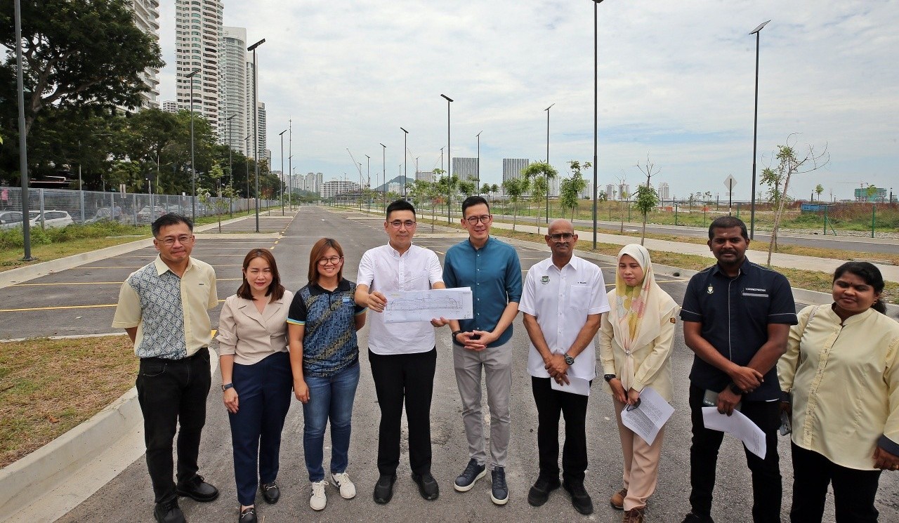 gurney-bay-parking-open