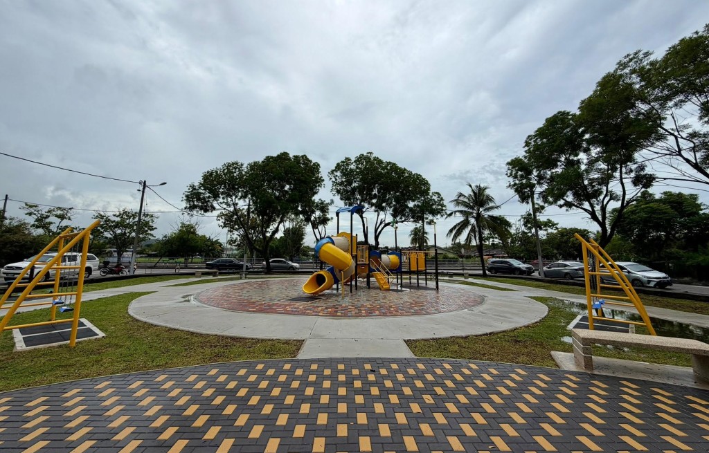 taman-mutiara-teratai-parks
